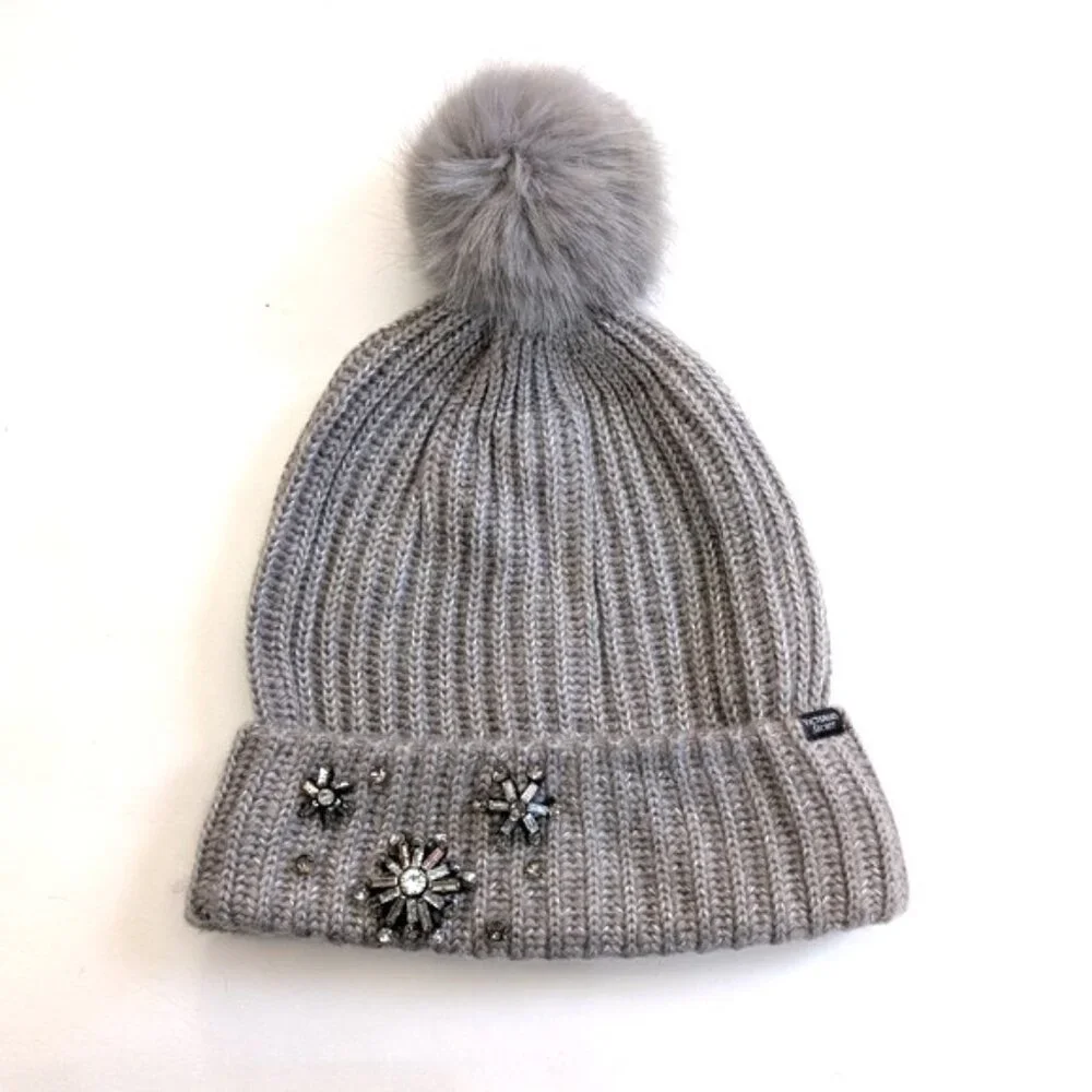 NWOT Victoria's Secret Snowflake Sparkle Pom Pom Hat Beanie in Gray‎